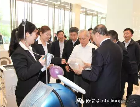 全國政協(xié)副主席、全國工商聯(lián)主席王欽敏蒞臨楚天激光